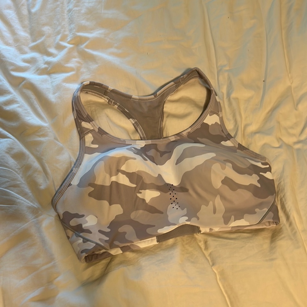 Women’s sports bra